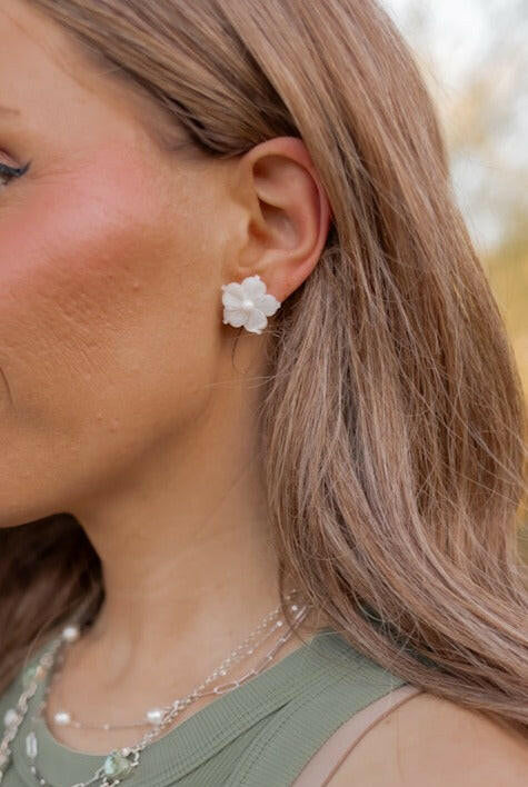White Shell Flora Stud Earrings-Stud Earrings-Krush Kandy, Women's Online Fashion Boutique Located in Phoenix, Arizona (Scottsdale Area)
