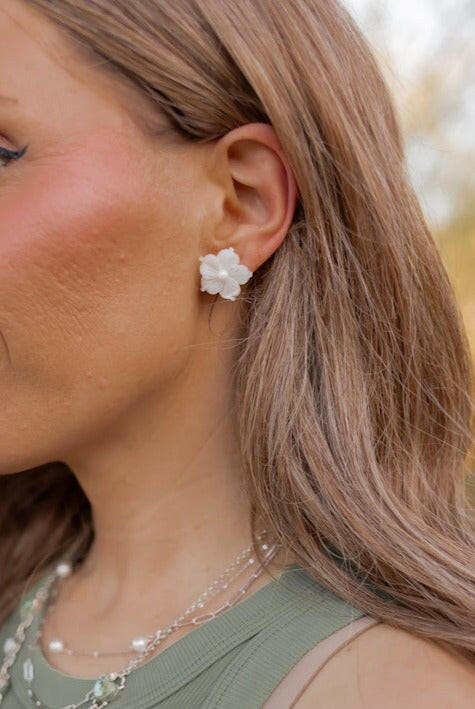 White Shell Flora Stud Earrings-Stud Earrings-Krush Kandy, Women's Online Fashion Boutique Located in Phoenix, Arizona (Scottsdale Area)