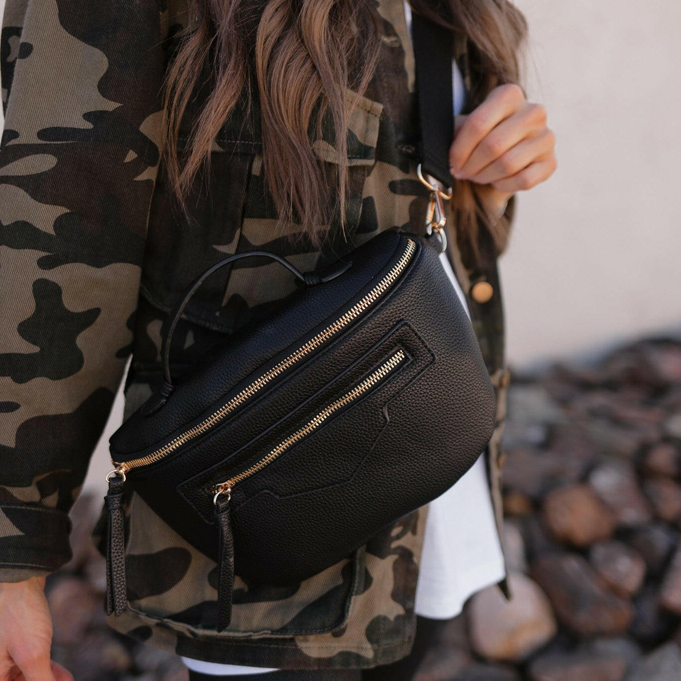 Versa Luxe Pebbled Crossbody Bag - The Ultimate Fashion Companion-Purses & Bags-Krush Kandy, Women's Online Fashion Boutique Located in Phoenix, Arizona (Scottsdale Area)