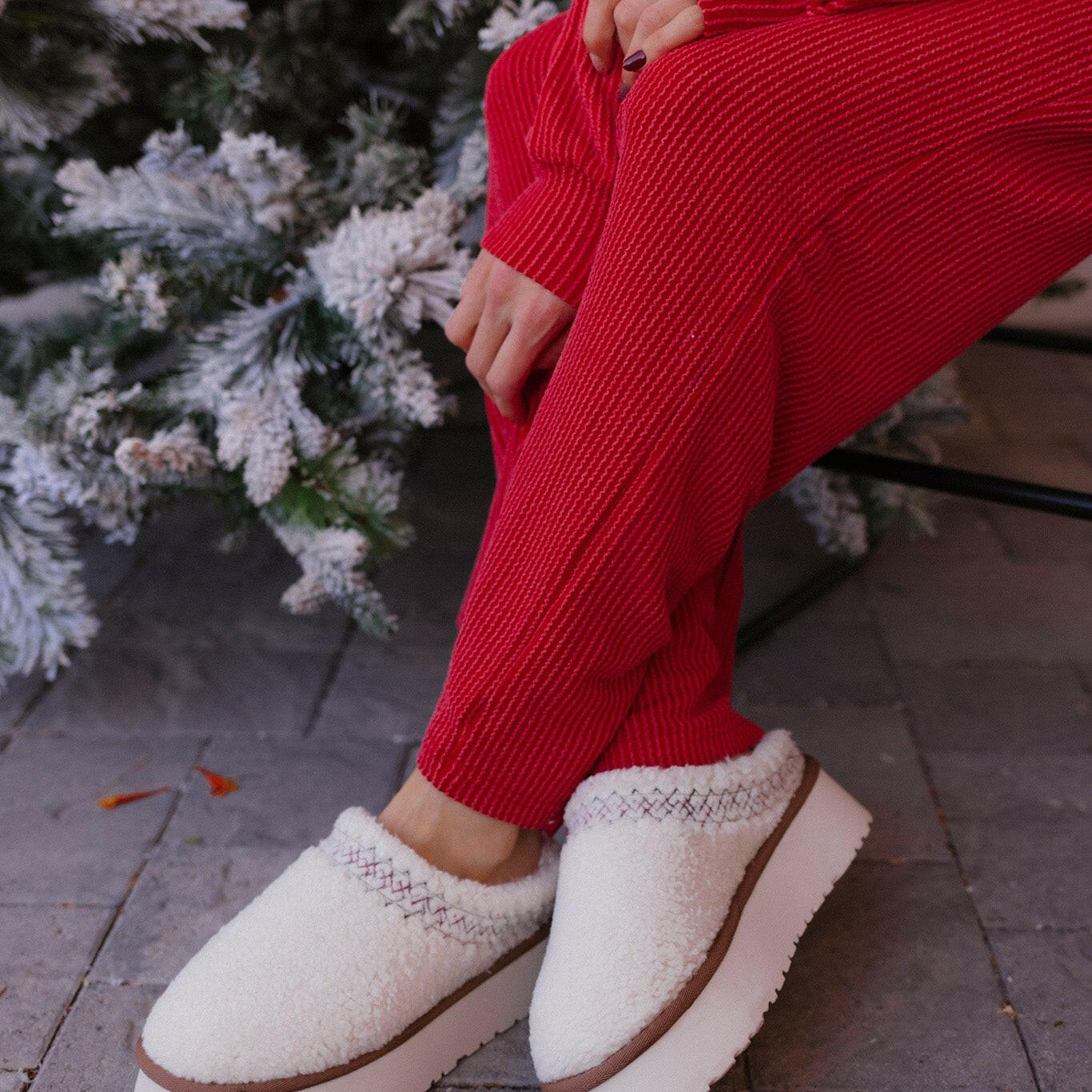 Fireside Kicks Sherpa Faux Fur Lined Slippers-Slippers-Krush Kandy, Women's Online Fashion Boutique Located in Phoenix, Arizona (Scottsdale Area)