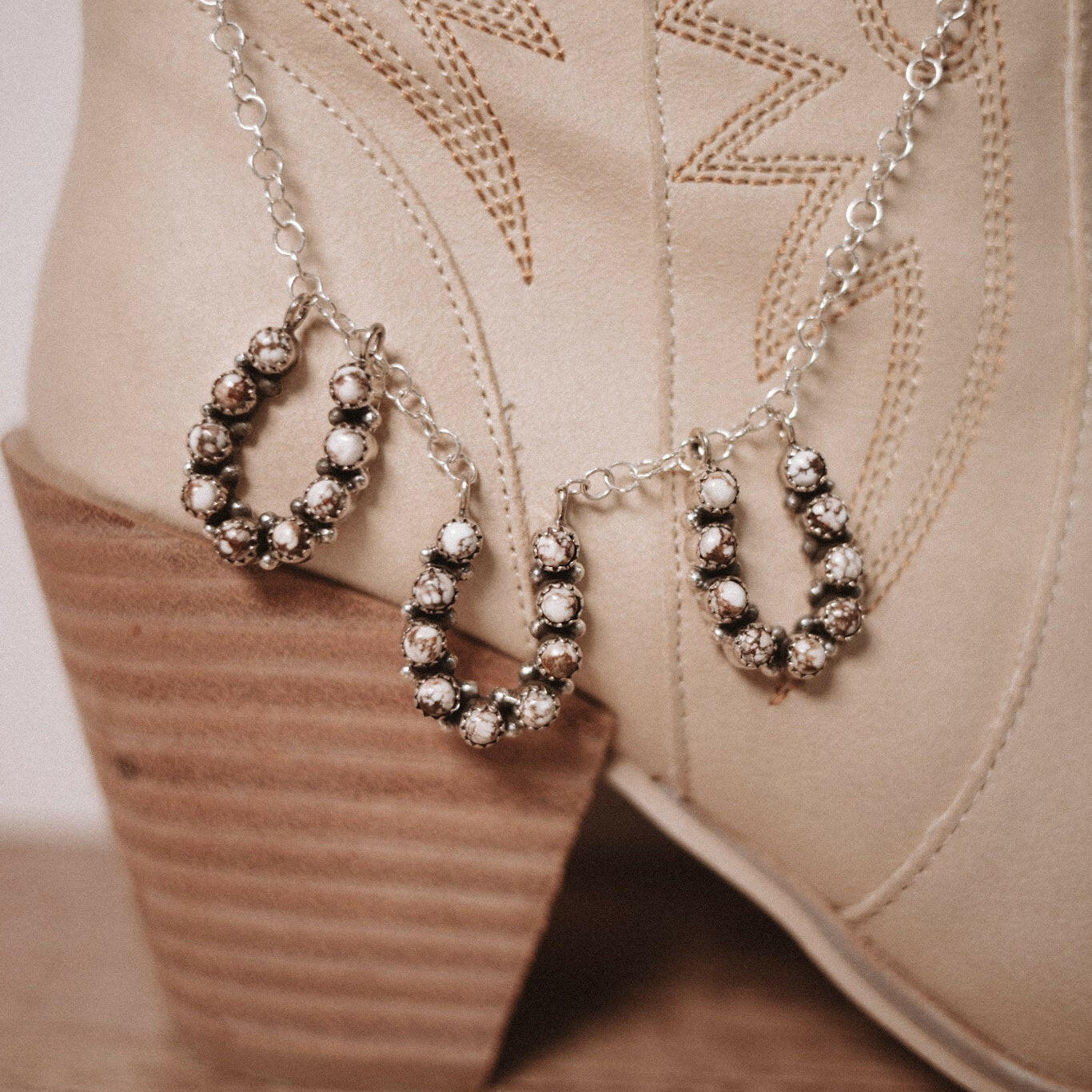 Horseshoe Trio Stone Necklaces-Chain Necklaces-Krush Kandy, Women's Online Fashion Boutique Located in Phoenix, Arizona (Scottsdale Area)