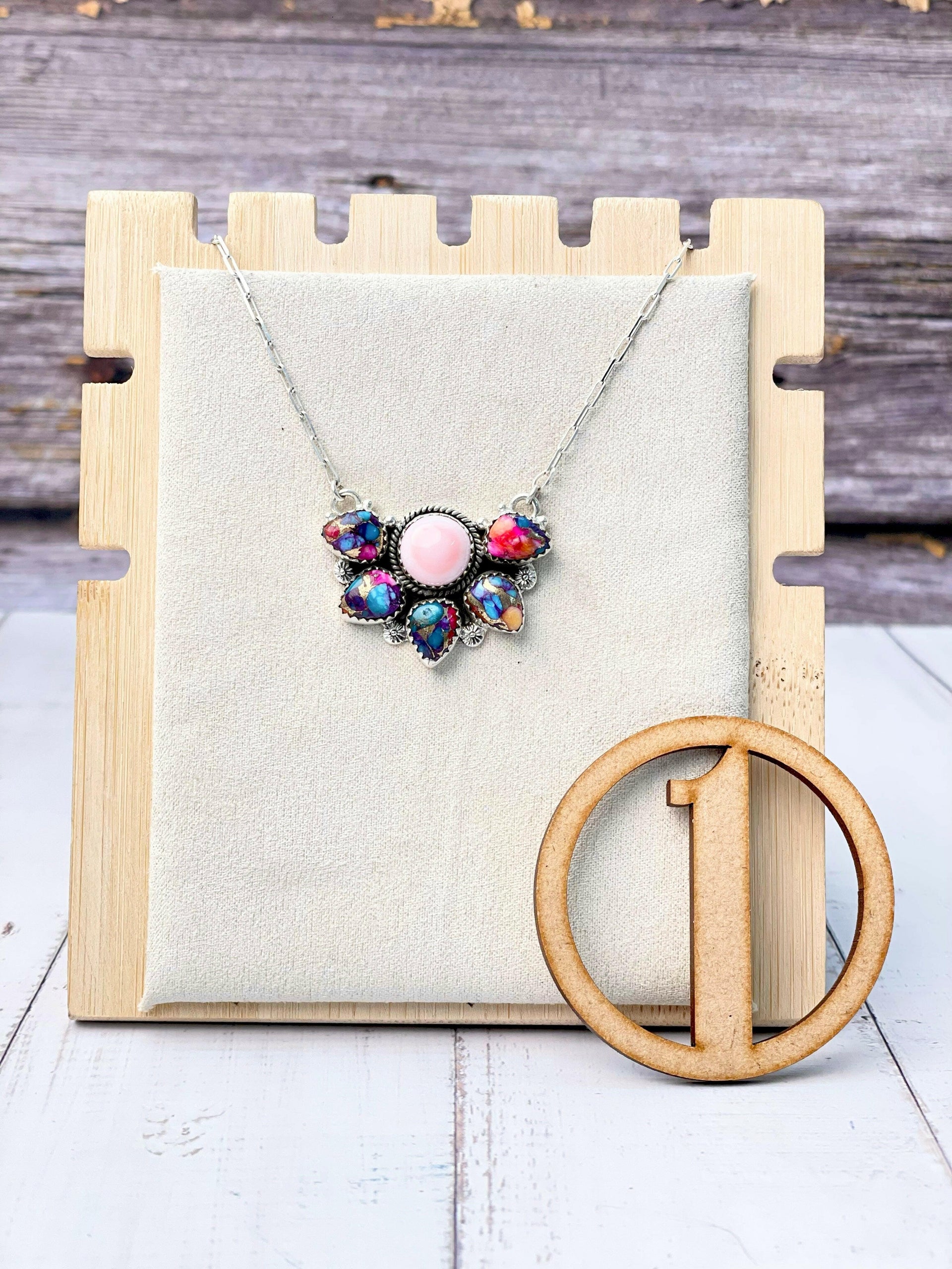 Half Queen Conch Flower Chain Pendants-Necklaces-Krush Kandy, Women's Online Fashion Boutique Located in Phoenix, Arizona (Scottsdale Area)