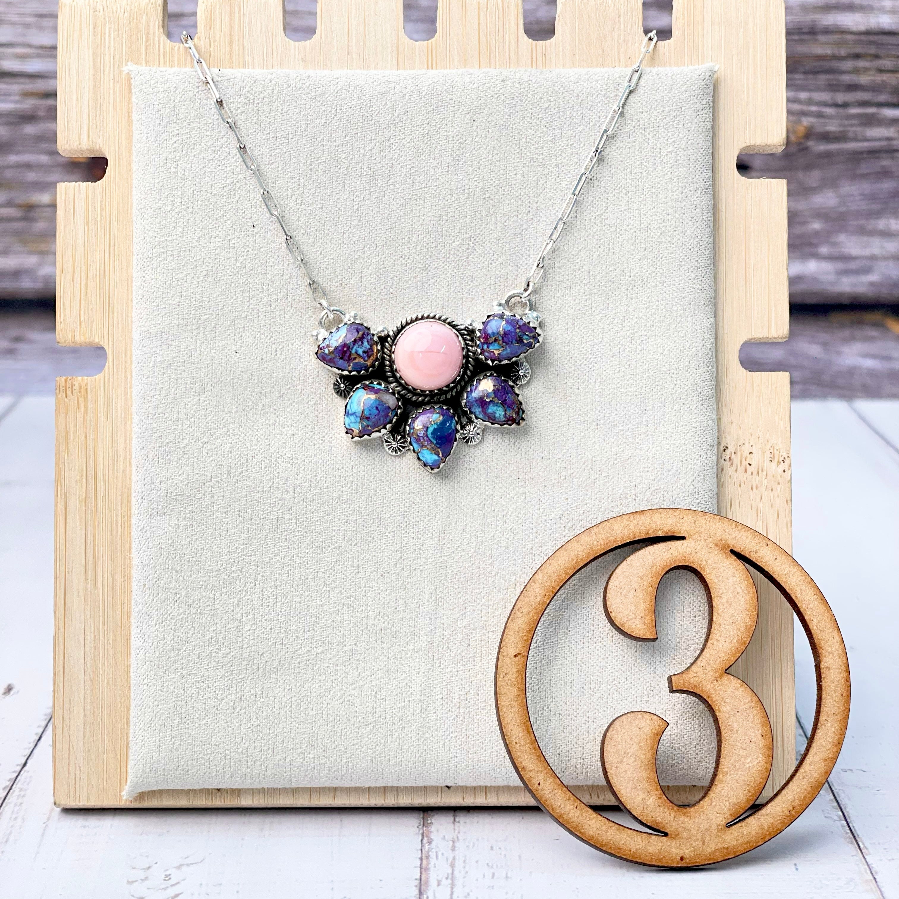 Half Queen Conch Flower Chain Pendants-Necklaces-Krush Kandy, Women's Online Fashion Boutique Located in Phoenix, Arizona (Scottsdale Area)