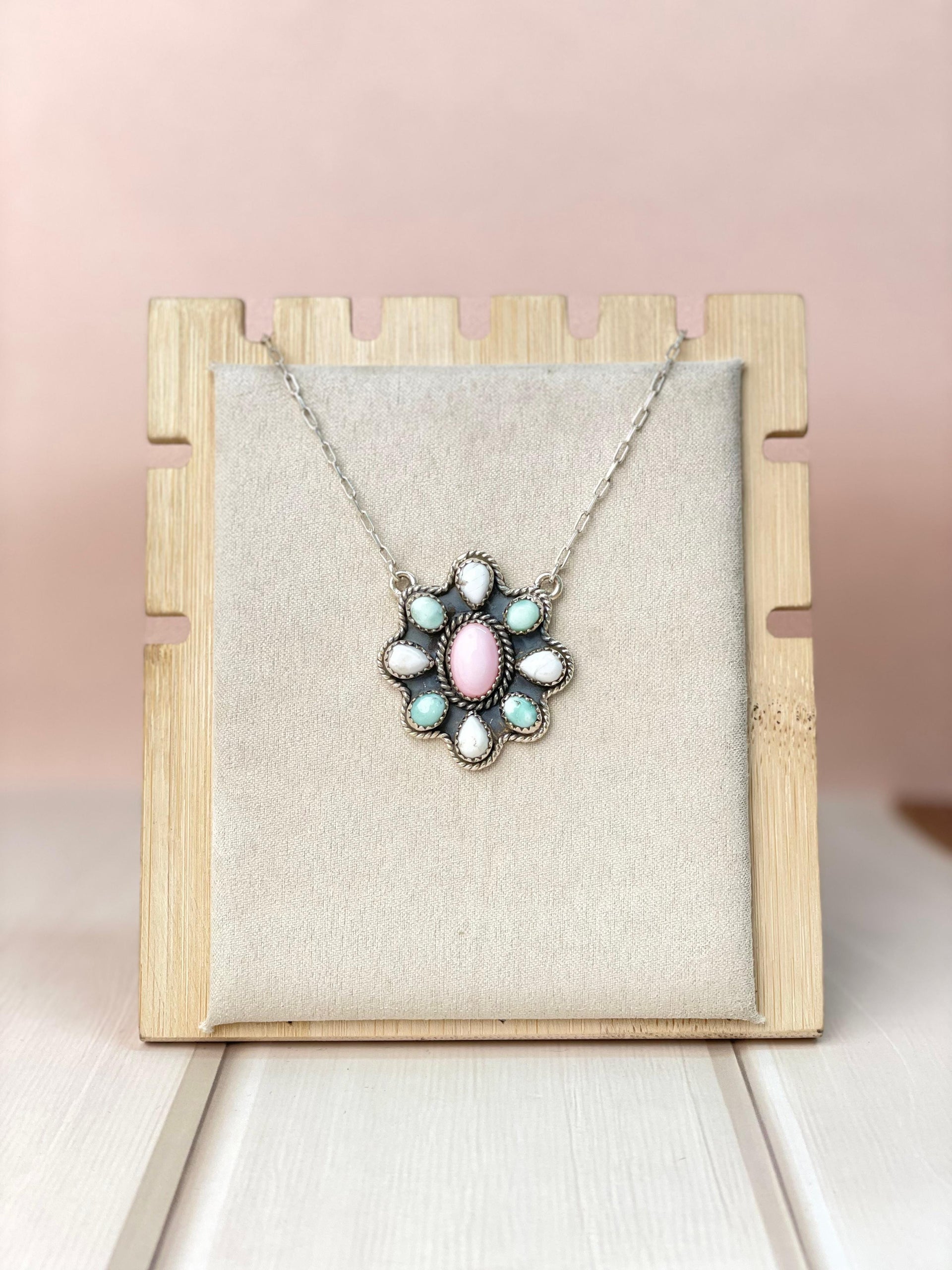 Paloma, Conch & White Buffalo Flower Necklace-Necklaces-Krush Kandy, Women's Online Fashion Boutique Located in Phoenix, Arizona (Scottsdale Area)