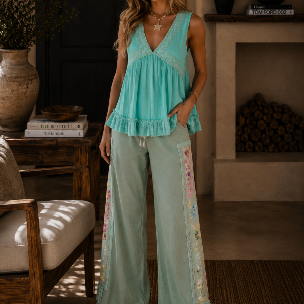 POL Lace Trim Knit V-Neck Top