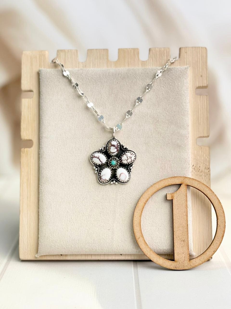 Blinging Chain Daisy Necklace-Necklaces-Krush Kandy, Women's Online Fashion Boutique Located in Phoenix, Arizona (Scottsdale Area)