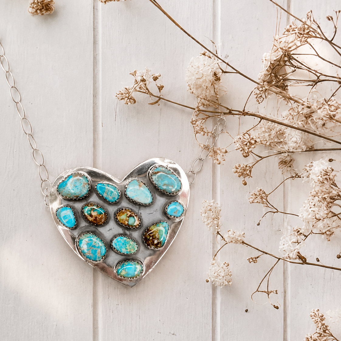 Heart pendant necklace
