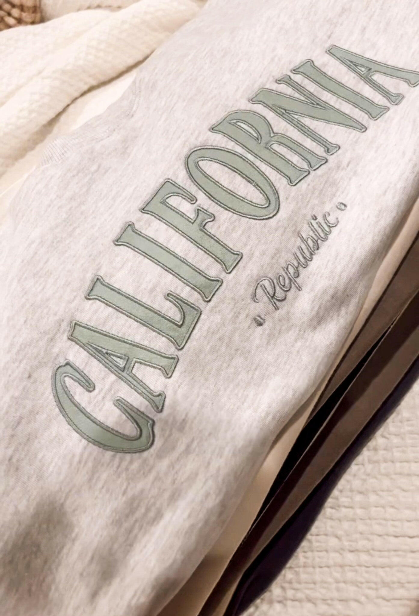 California Patch Crewneck-Sweatshirts-Krush Kandy, Women's Online Fashion Boutique Located in Phoenix, Arizona (Scottsdale Area)