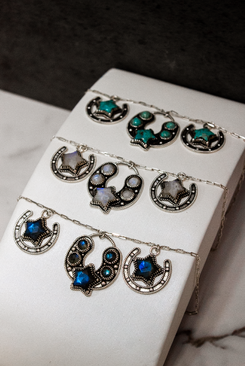 Triple Threat Horseshoe Stone Necklace-Chain Necklaces-Krush Kandy, Women's Online Fashion Boutique Located in Phoenix, Arizona (Scottsdale Area)