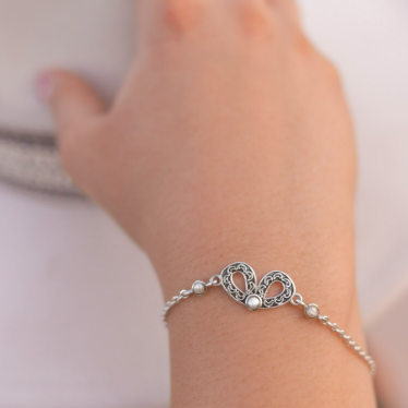 Dainty Bow Chain Bracelet-Chain Bracelets-Krush Kandy, Women's Online Fashion Boutique Located in Phoenix, Arizona (Scottsdale Area)