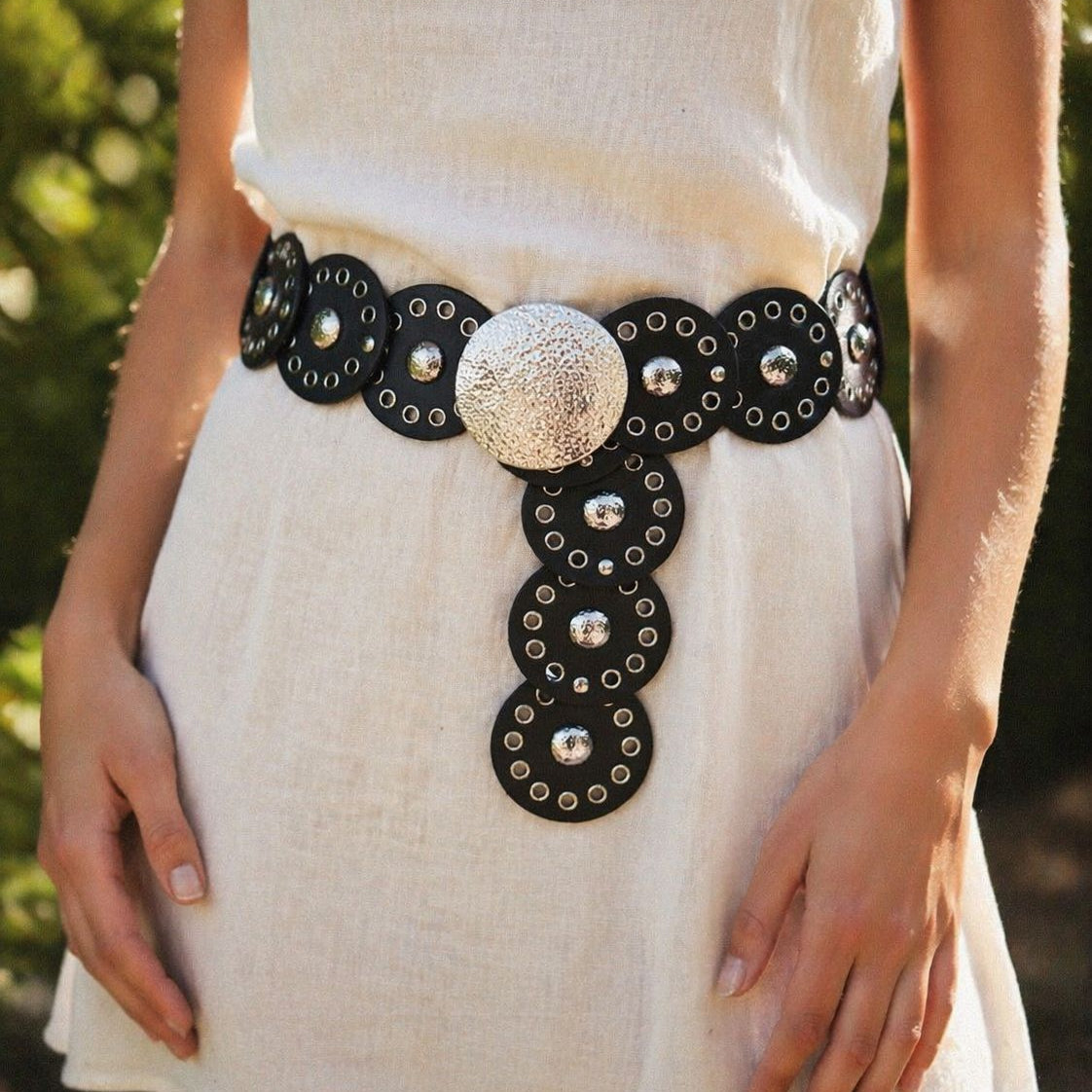 Oval Leather Disc Panel Link Belt