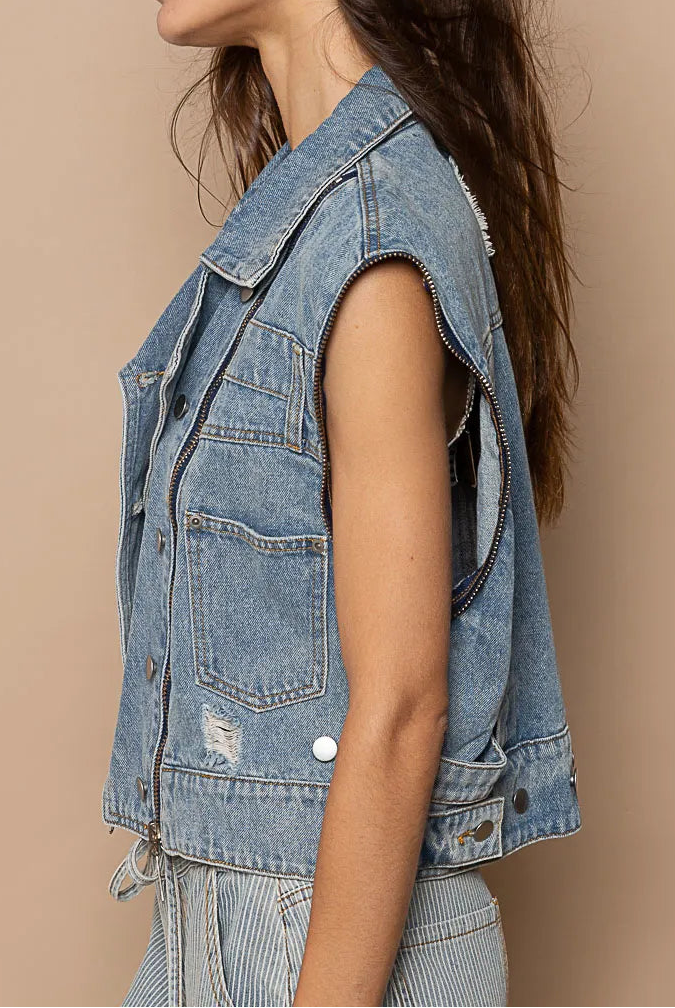 POL Cropped Denim Jacket with Functional Zipper Detail-Jacket-Krush Kandy, Women's Online Fashion Boutique Located in Phoenix, Arizona (Scottsdale Area)