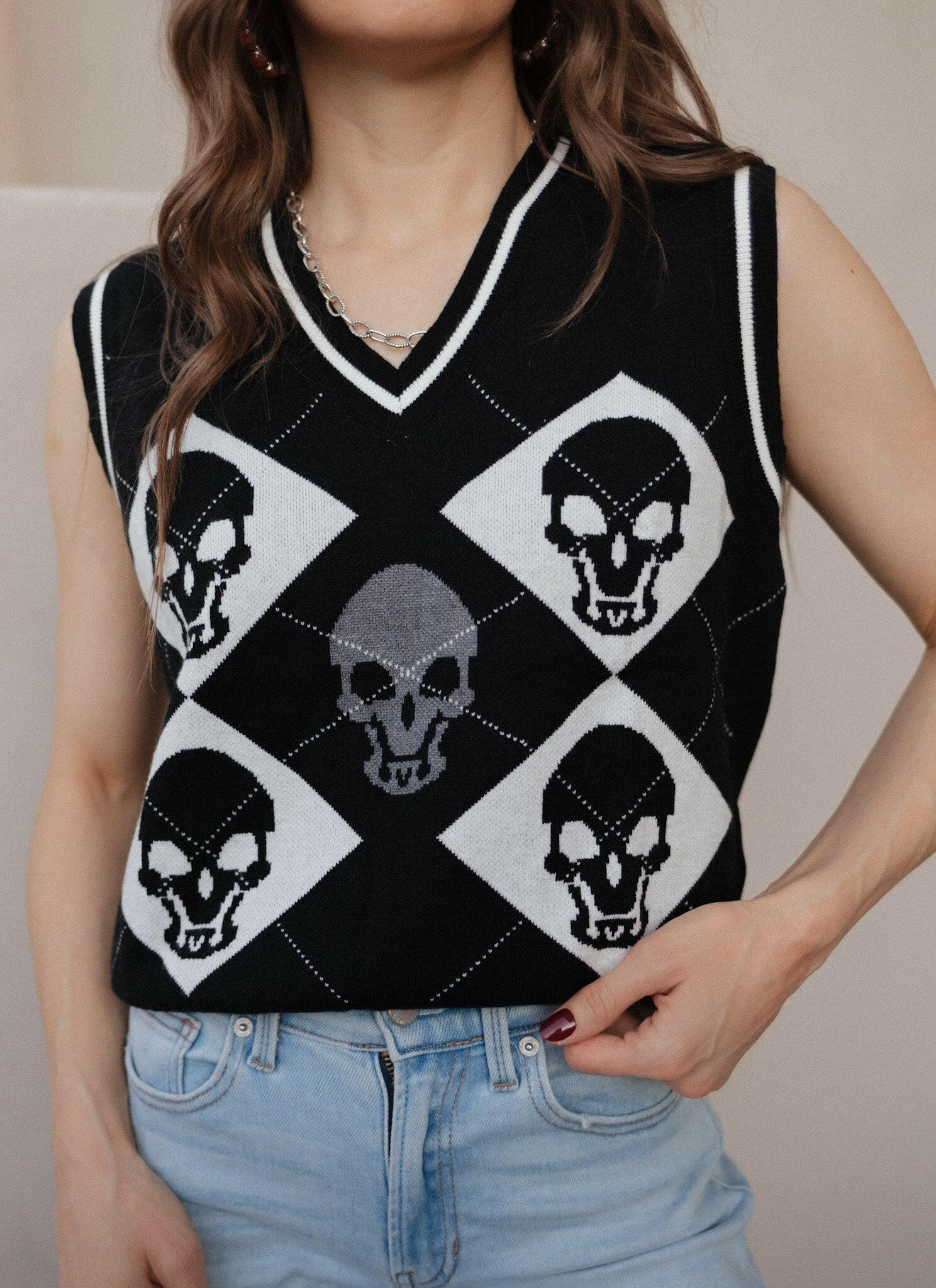 Skull Contrast V-Neck Sweater Vest Bold Style