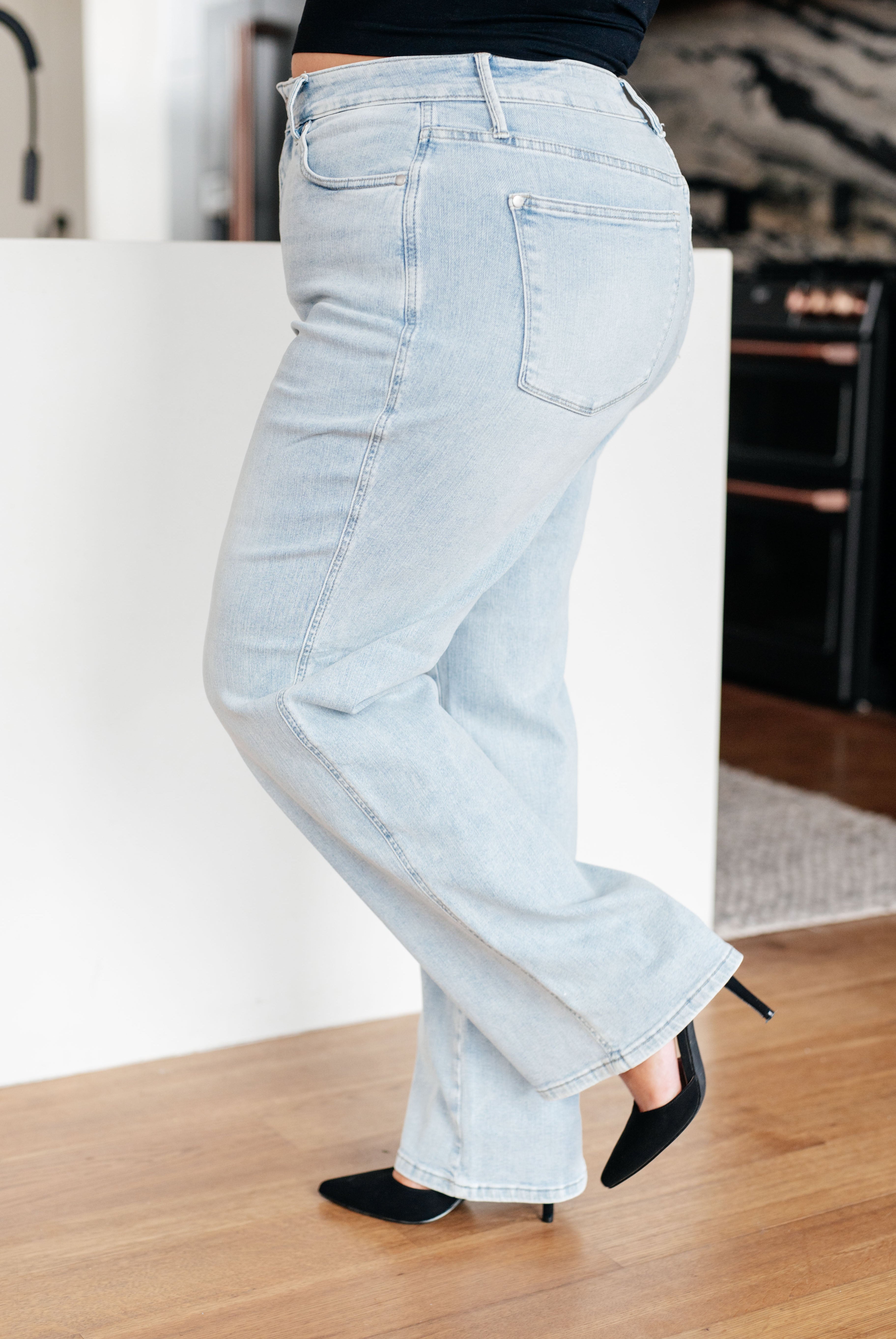 JUDY BLUE Brooke High Rise Control Top Vintage Wash Straight Jeans-Jeans-Krush Kandy, Women's Online Fashion Boutique Located in Phoenix, Arizona (Scottsdale Area)