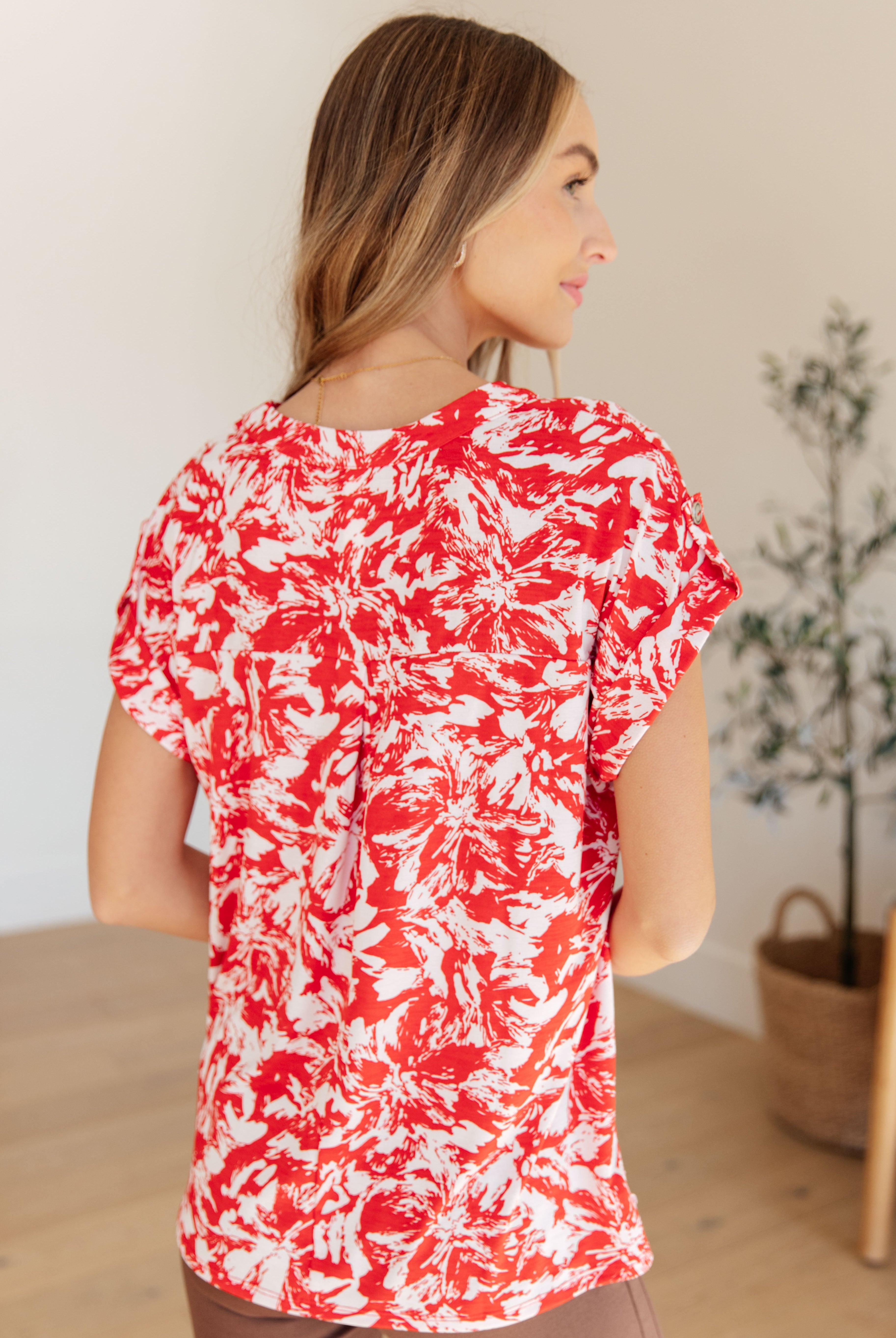 Lizzy Cap Sleeve Top in Red Floral-Short Sleeve Tops-Krush Kandy, Women's Online Fashion Boutique Located in Phoenix, Arizona (Scottsdale Area)