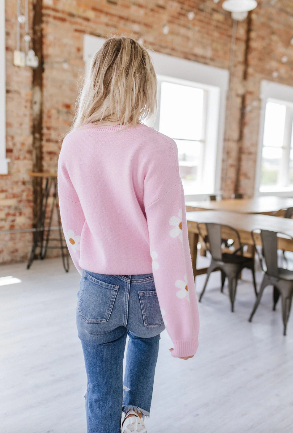 Daisy Sweater with Relaxed Fit and Crew Neckline