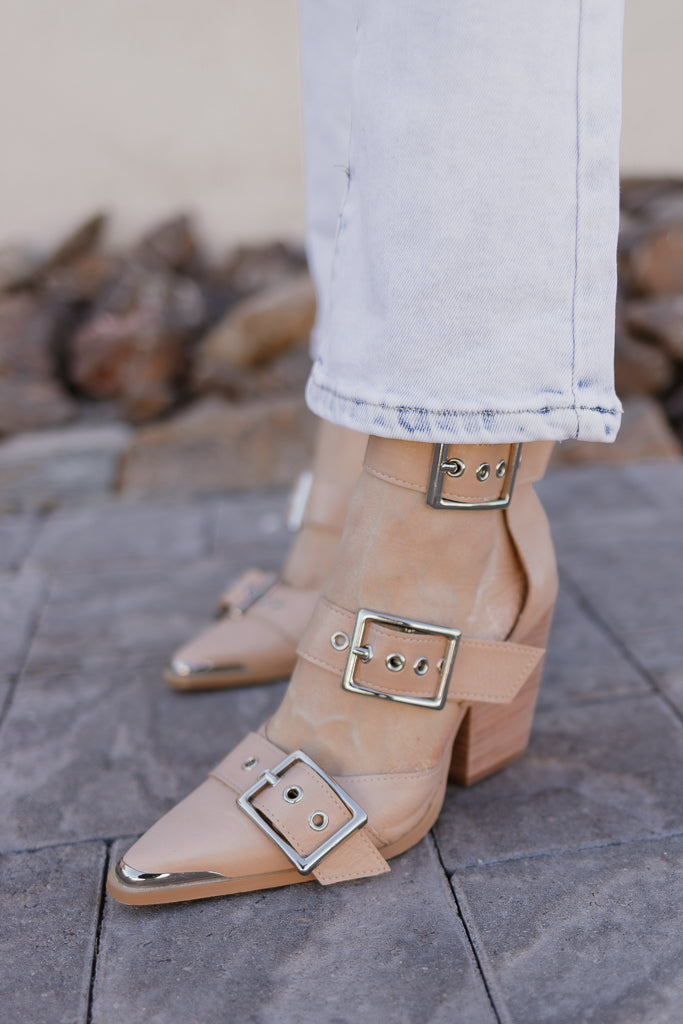 Hendrix Strappy Buckle Sandal-Sandals-Krush Kandy, Women's Online Fashion Boutique Located in Phoenix, Arizona (Scottsdale Area)