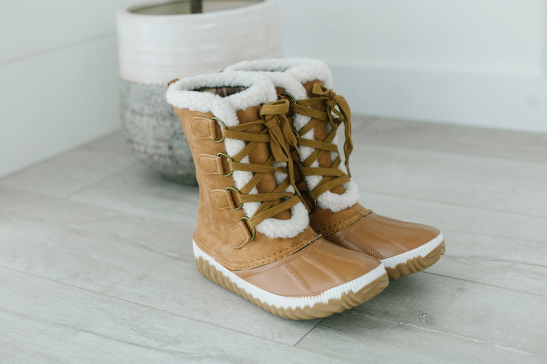 Sherpa Lined Tie Winter Boots-Boots-Krush Kandy, Women's Online Fashion Boutique Located in Phoenix, Arizona (Scottsdale Area)