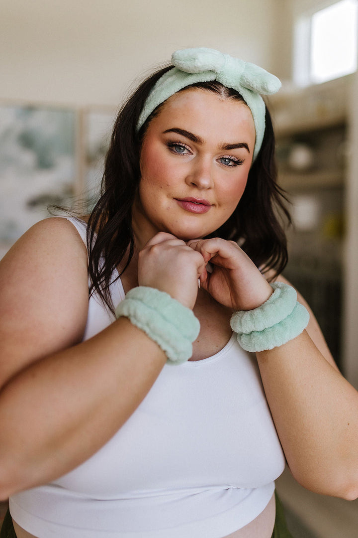 Effortless Days Stretchy Headband & Wristband Set in Sage-Beauty-Krush Kandy, Women's Online Fashion Boutique Located in Phoenix, Arizona (Scottsdale Area)