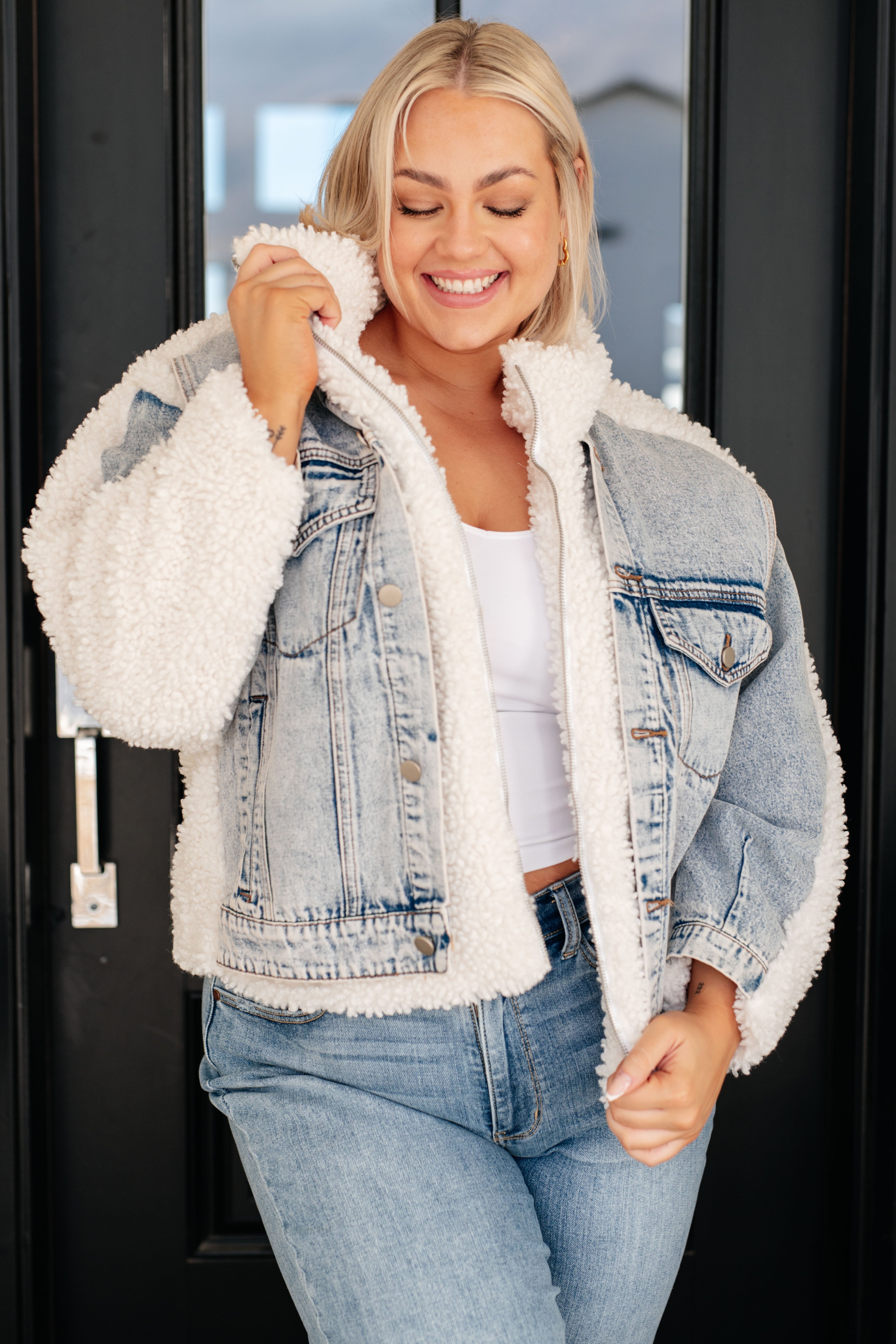 Light Wash Reversible Sherpa Blanket Denim Jacket – Idyllwind Fueled by  Miranda Lambert