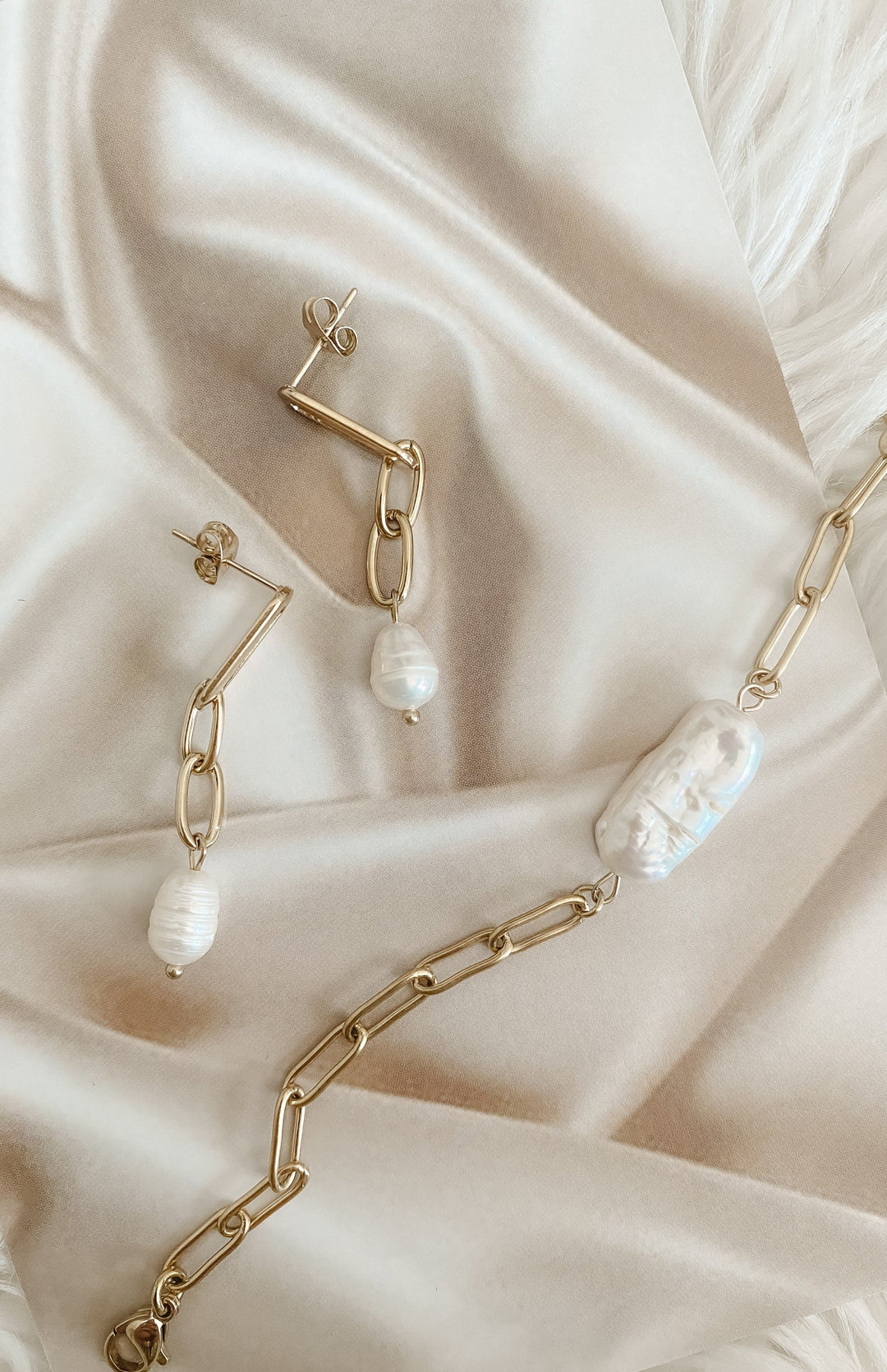 Hidden Beauty Pearl Chain Bracelet-Bracelets-Krush Kandy, Women's Online Fashion Boutique Located in Phoenix, Arizona (Scottsdale Area)